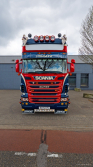 20250330-Tom-Holding-00849 20250330-Tom-Holding-00849